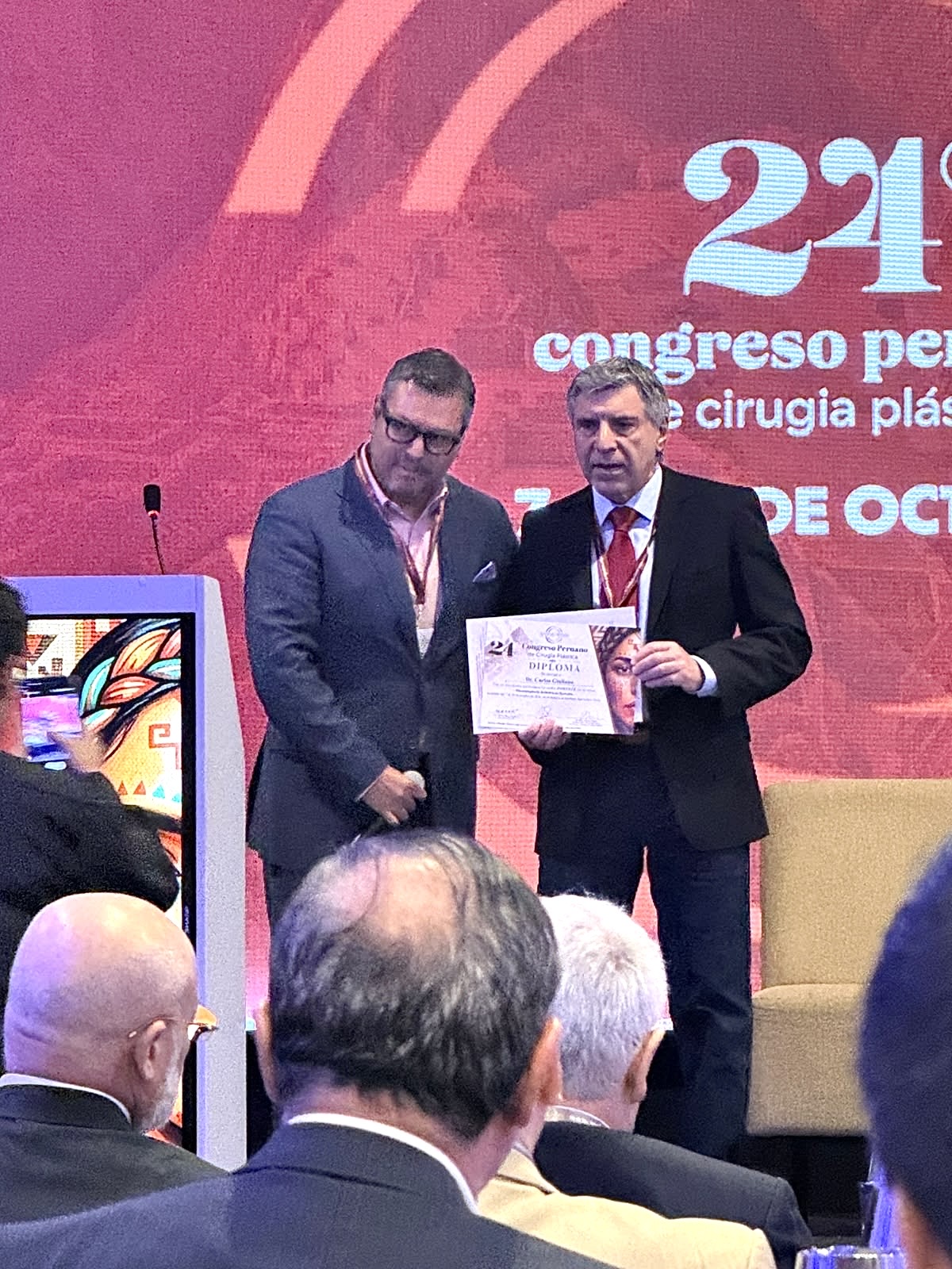 Dr Carlos Giugliano destac como conferencista internacional en el 24 Congreso Peruano de Ciruga Plstica
