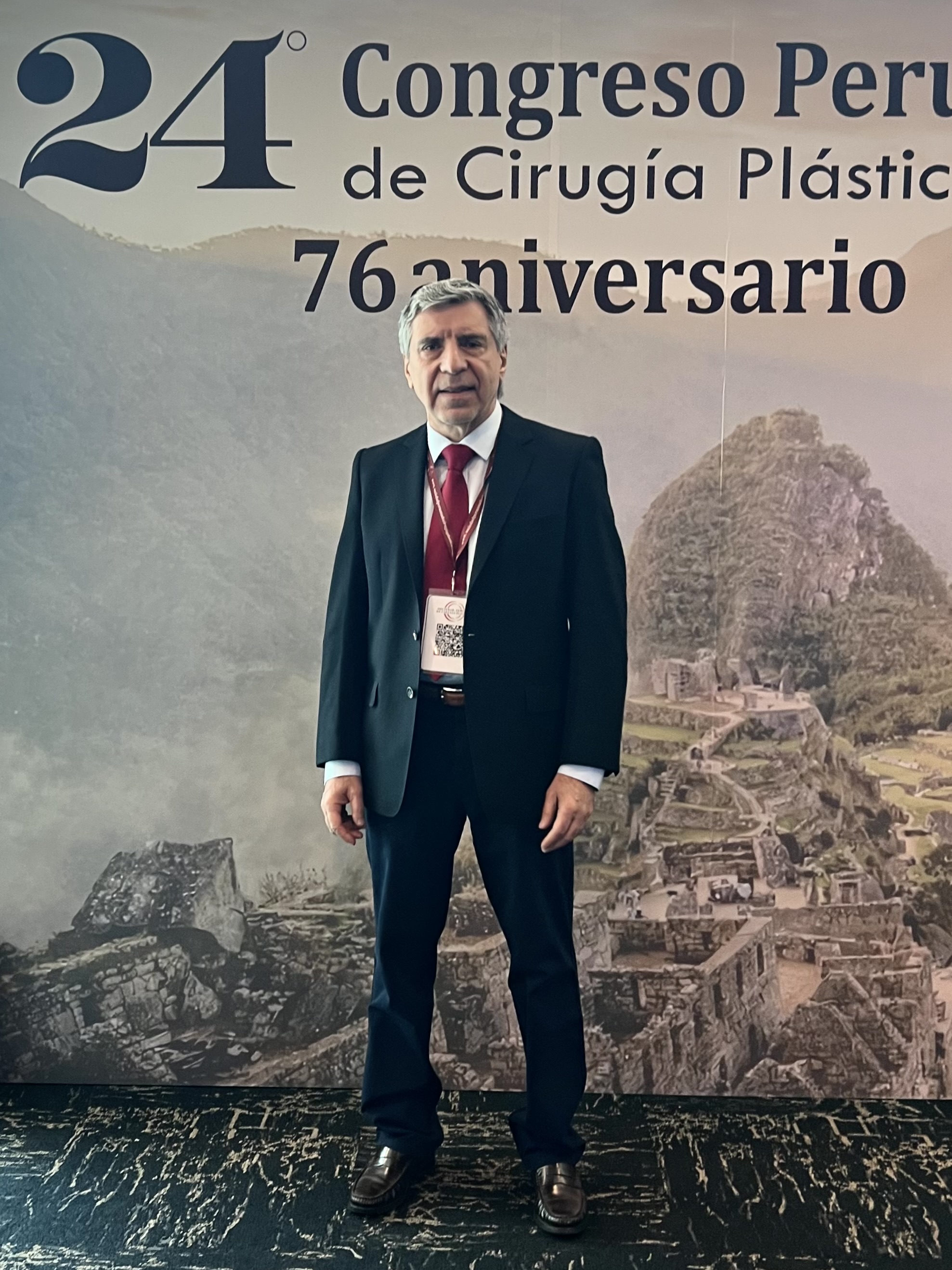 Dr Carlos Giugliano destac como conferencista internacional en el 24 Congreso Peruano de Ciruga Plstica